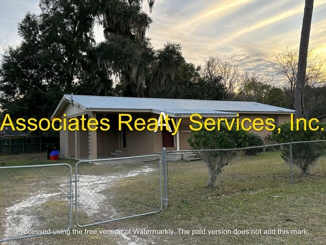 Photo - 3 bed 1 bath in the SE,