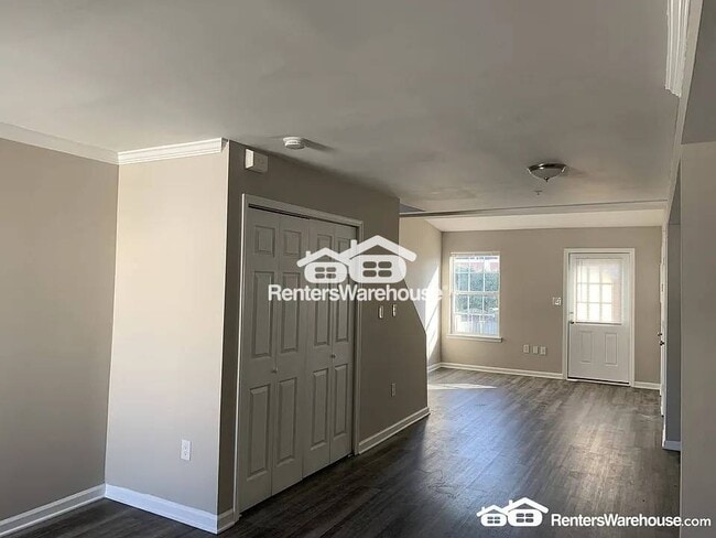 Photo - 8 Johnson Pl