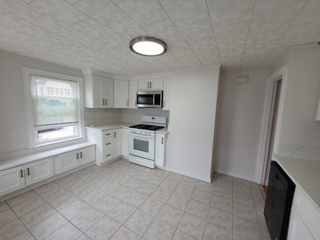 15 Governor Rd