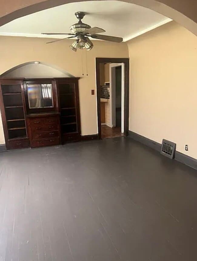 Photo - 3BEDRM SINGLE FAMILY HOME or DAYCARE AVAIL 6/1