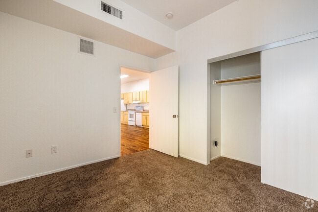 1 BR, 1 BA - 679 SF - College Villas - Senior Community