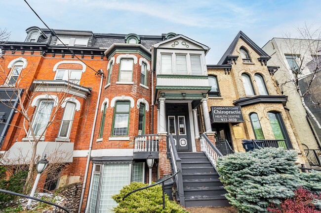 Photo - 212 Carlton St.