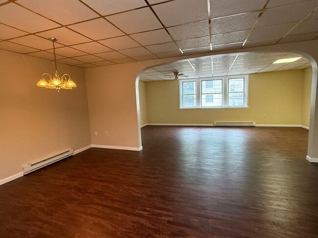 Photo - 132 E Main St