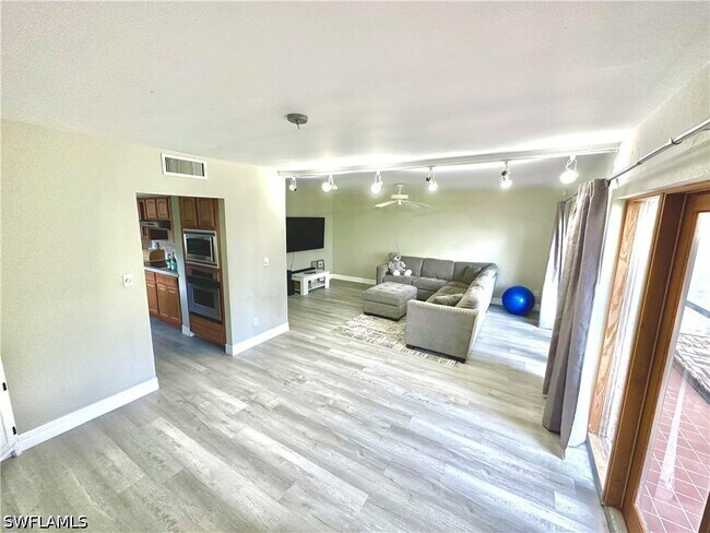 416 Bristle Cone Ln