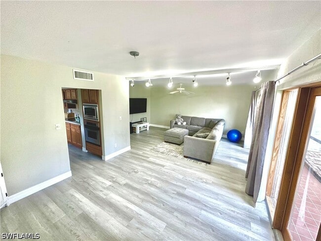 Photo - 416 Bristle Cone Ln