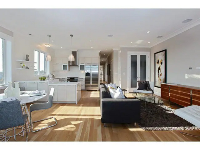 Building Photo - 2405 N Greenview Ave Unit 4 Rental