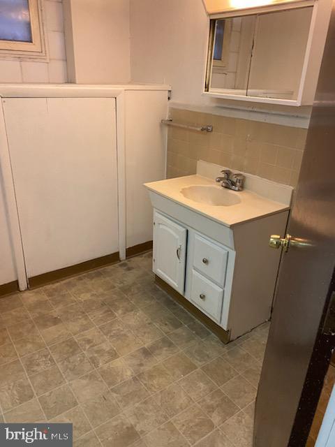 Photo - 44 E High St