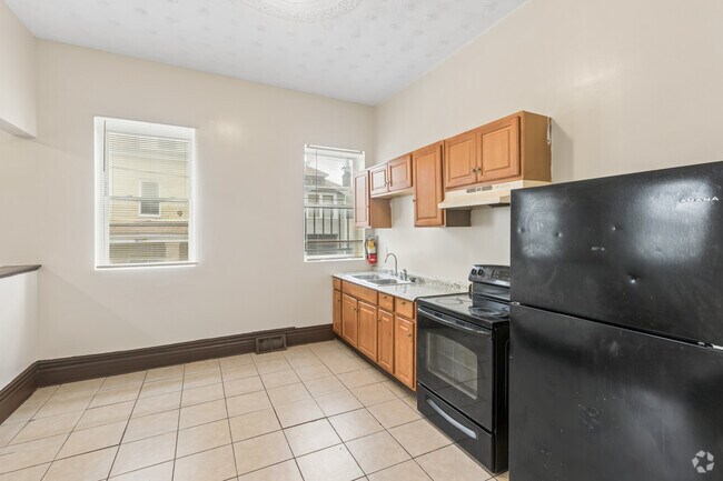 2BR, 1BA - 900SF - Kitchen - 3100 Chartiers Ave