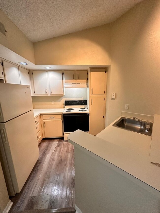 Photo - V2235 Unit V2235