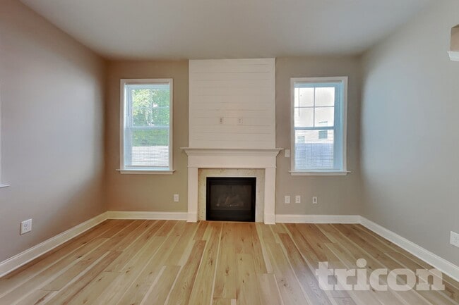 165 Lynnridge Dr