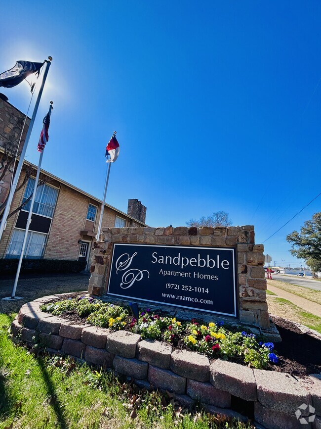 SandPebble Sign. - Sandpebble Rental
