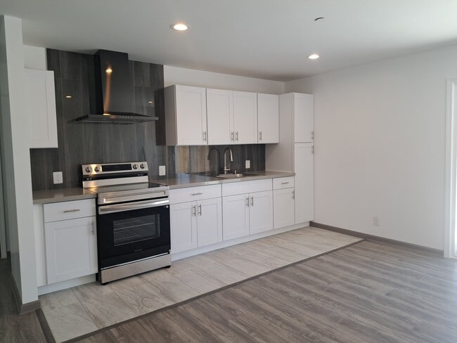 Photo - 9169 Catawba Ave