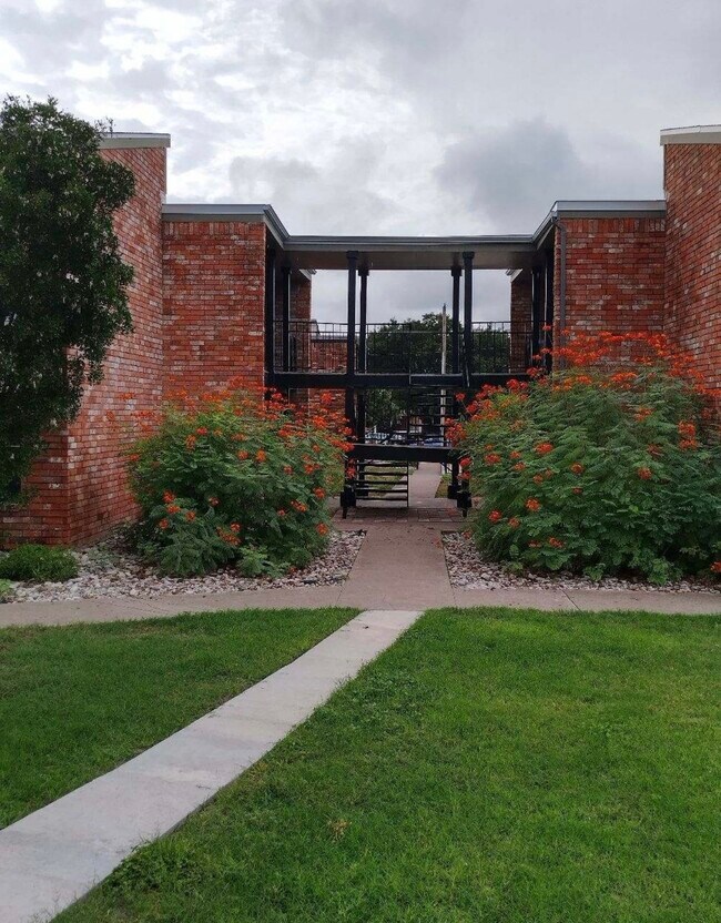 Willow Wood Apartments