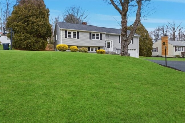 Photo - 38 Juniper Ln