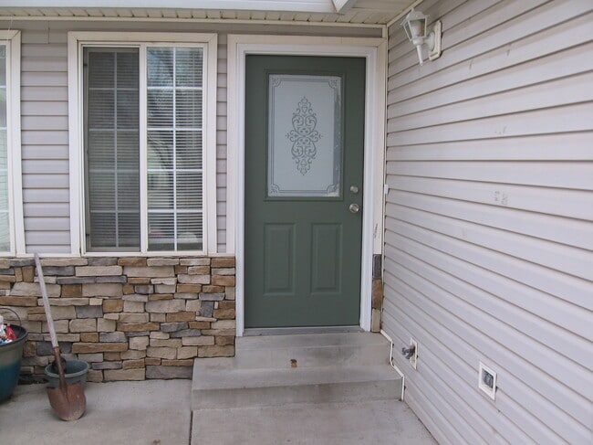 Photo - 404 Broken Arrow Dr