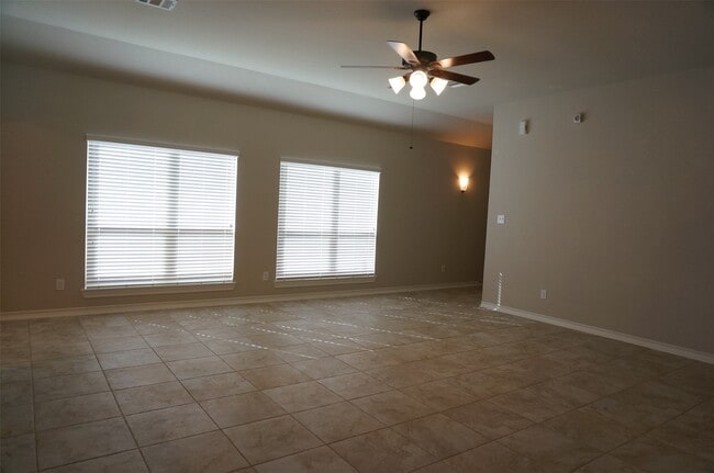 Photo - 3539 Christopher Dr