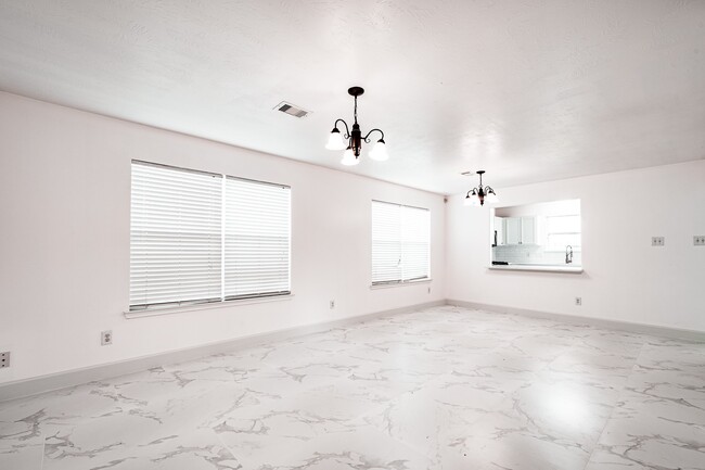 Photo - 4435 Crossvine Ave