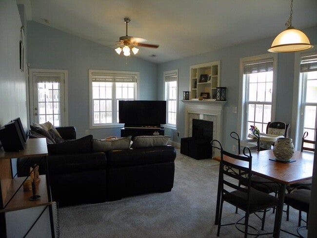 Photo - 4112 Huntsmoor Ln