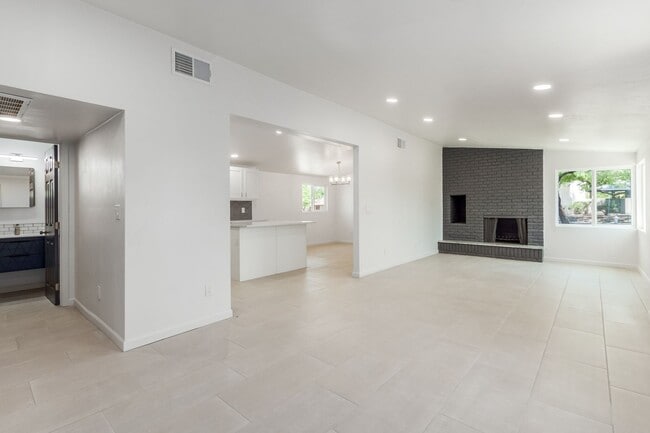 Photo - 2110 N Highland Ave Apartment