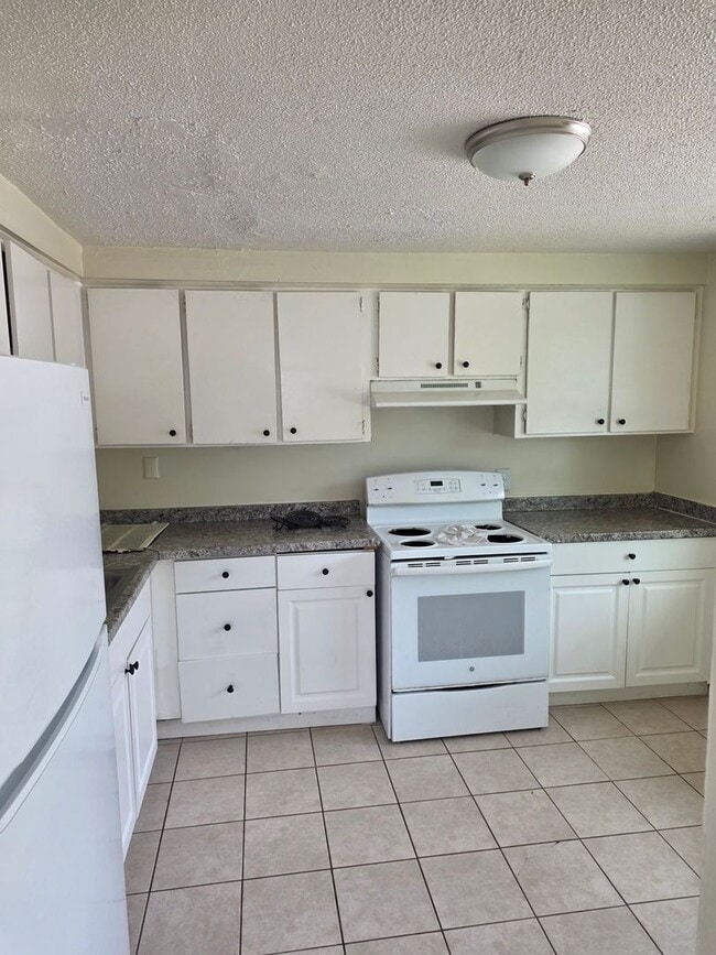 Photo - 2/1 DUPLEX WEST SIDE