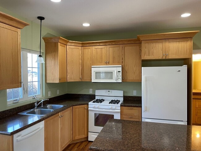 Photo - Newly Renovated Townhouse For Rent in Oakland, RI!