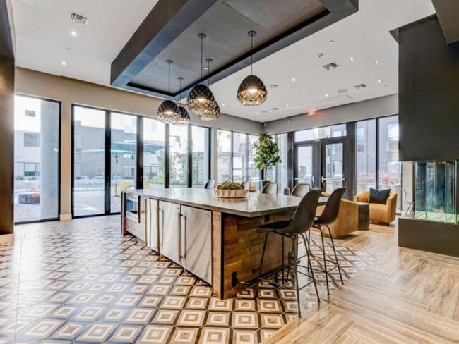 Photo - 2241 Latham St Unidad ID1268023P