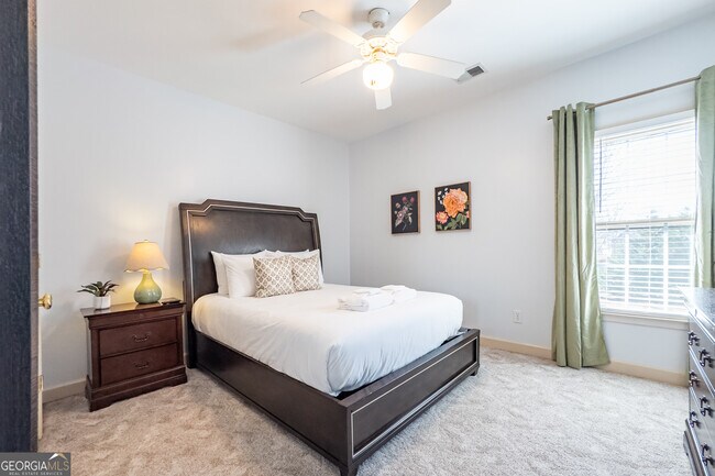 Photo - 530 Waterford Dr