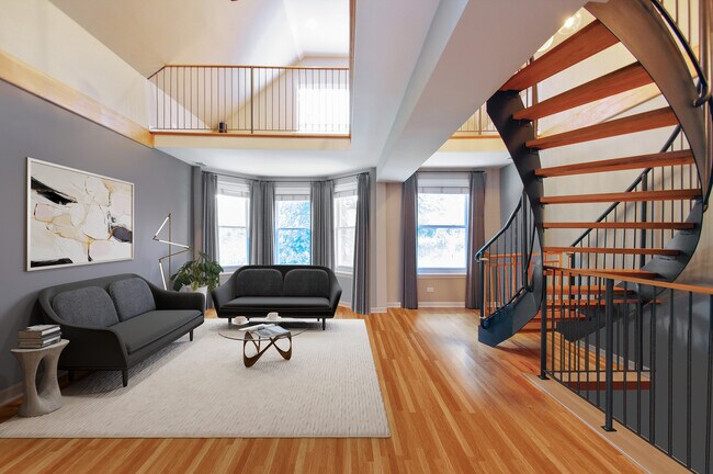 Photo - 1918 W Melrose St