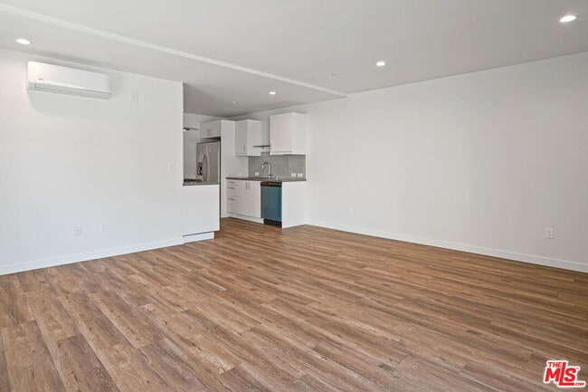 Photo - 1166 Cochran Ave Unit 2
