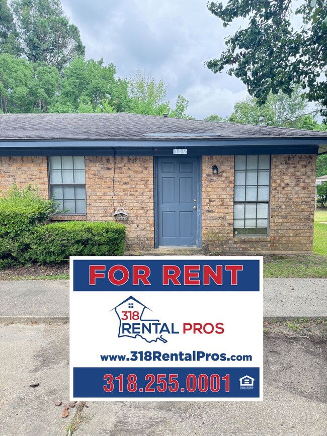 Building Photo - 106/108 Debra Ln Unit 106 Debra Ln Rental