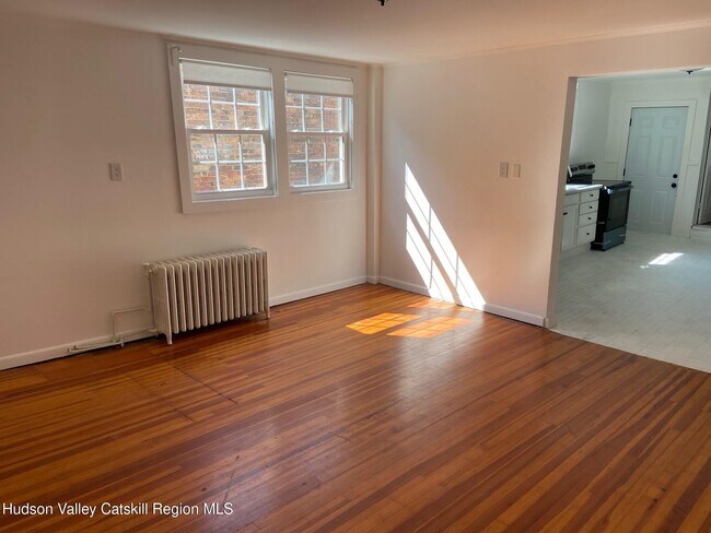 Photo - 227 Warren St