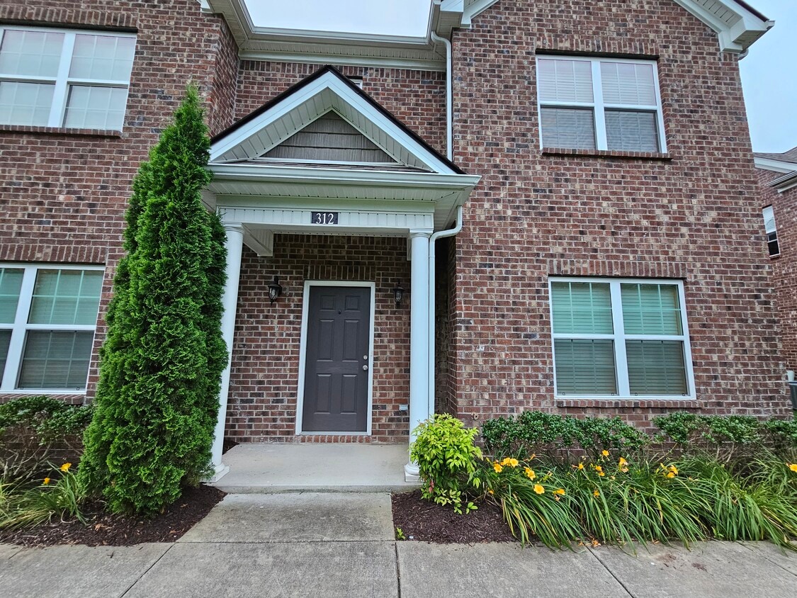 Photo - 312 Rowlette Cir (Murfreesboro, TN)