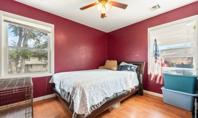 Photo - 1024 E Blancke St Unit HUGE 2 FLOOR APARTMENT