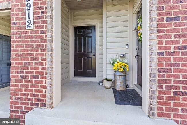Photo - 5912 Etterbeek St Townhome