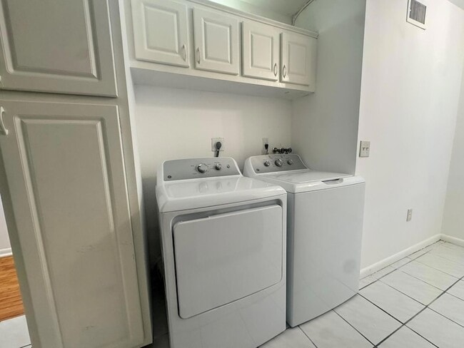 Photo - 2018 SW 29th Ct Unit 06B2