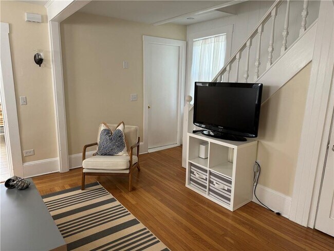 49 Connection St