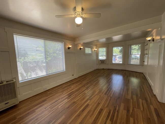 Photo - 960 Salem St