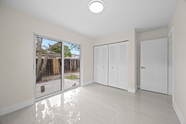 Photo - 5664 Boynton Crescent