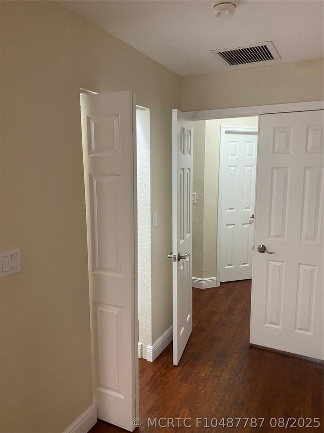 Photo - 6300 Landings Way