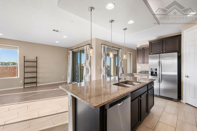 Photo - Gorgeous Corner-Lot Townhouse with Mountain Views