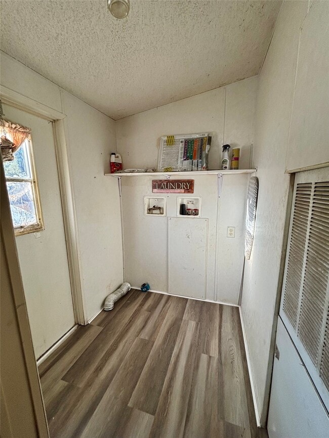 Photo - 111 Lakeside Woods Dr