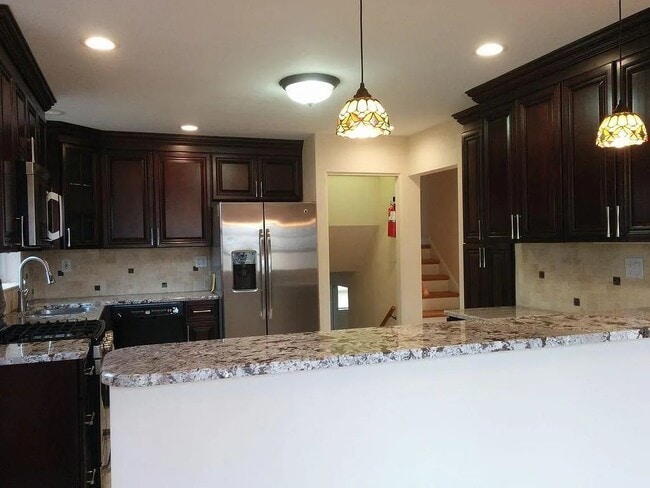312 Sunset Dr