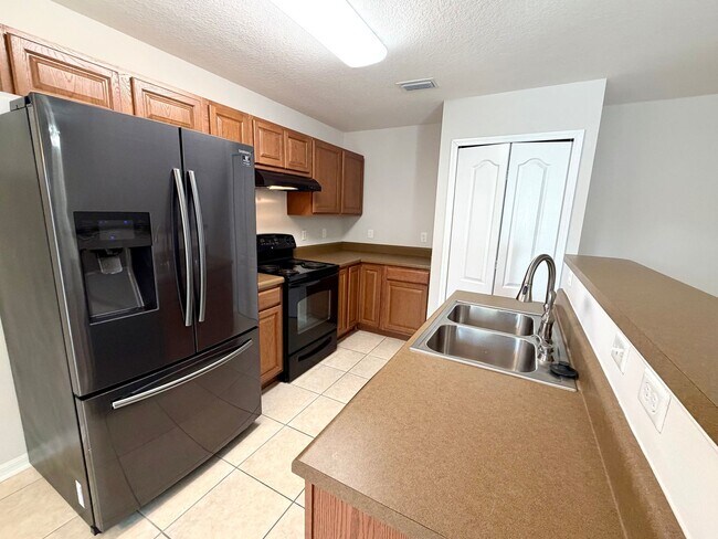 Photo - 3 Bedroom 2.5 Bathroom in Ashburn Square