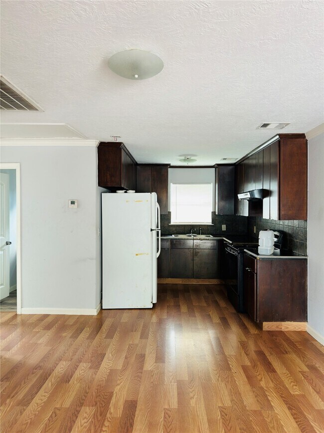 Photo - 4440 Vivian Rd