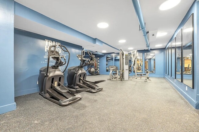 Photo - 240 W 64th St Unidad 4B