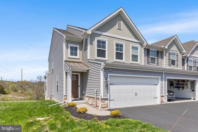 Photo - 314 Hayward Ct Townhome
