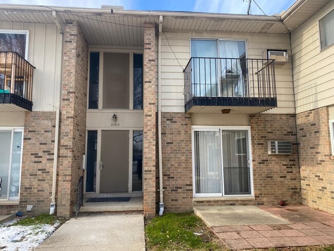 Photo - 31565 Fraser Dr Unit Fraser Condo Available