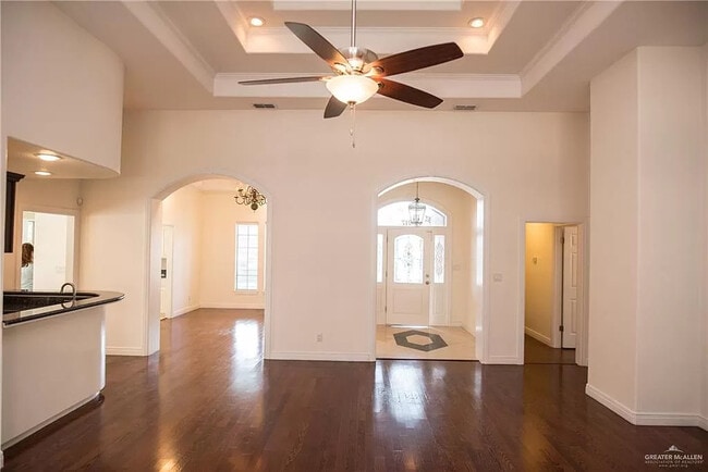 Photo - 5917 N Cynthia St