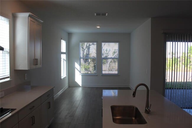 Photo - 18562 Serene Lk Lp