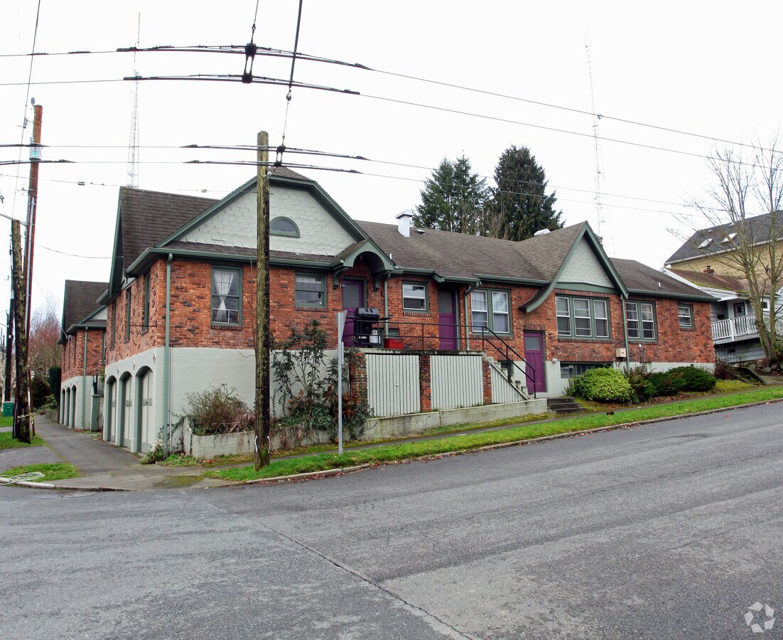 Photo - Tudor Court Apartments